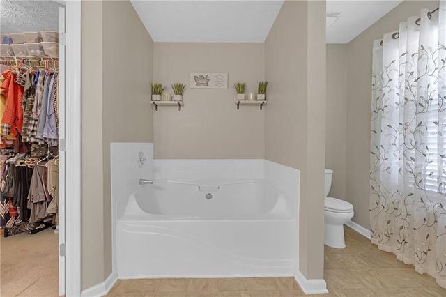 642 Lakes Circle, Lithonia, GA 30058