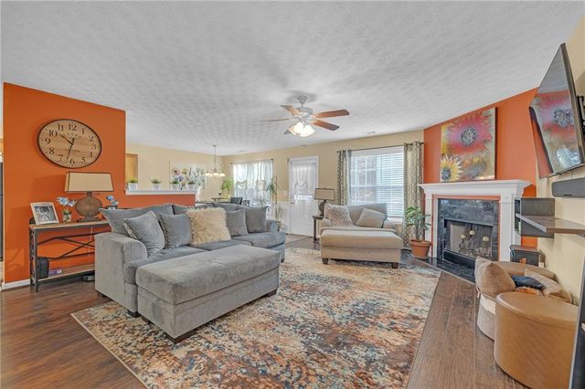 642 Lakes Circle, Lithonia, GA 30058