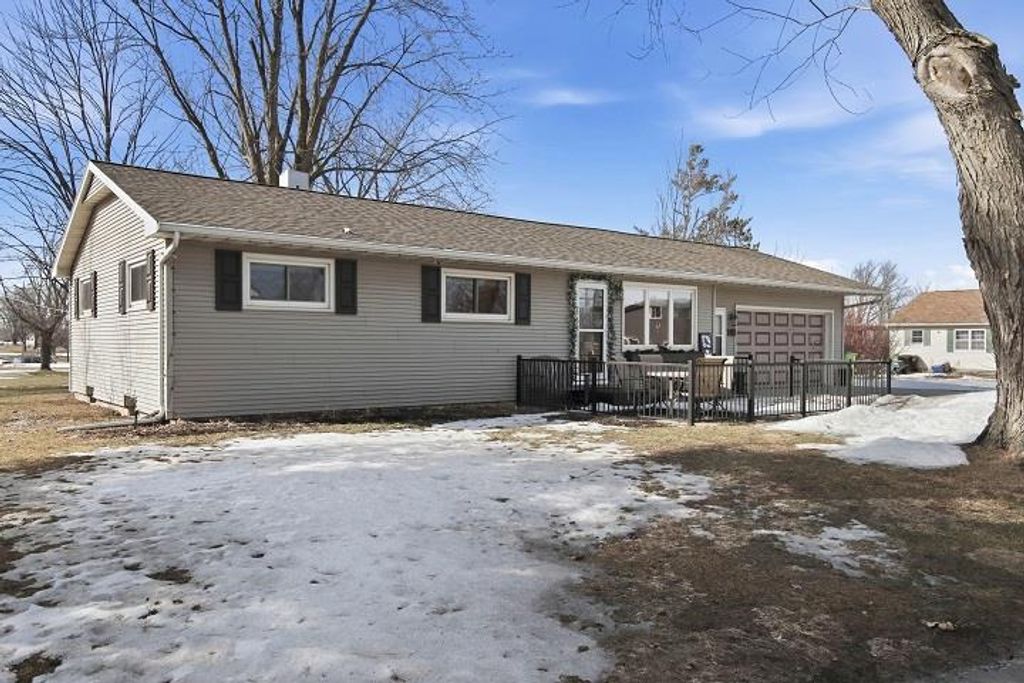 181 S RUSSELL STREET, Unity, WI 54488