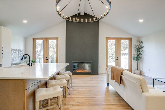 3532 W Biddison Street, Fort Worth, TX 76109