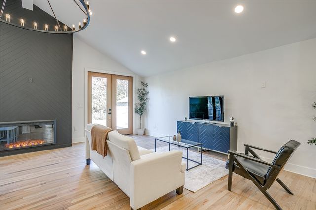 3532 W Biddison Street, Fort Worth, TX 76109