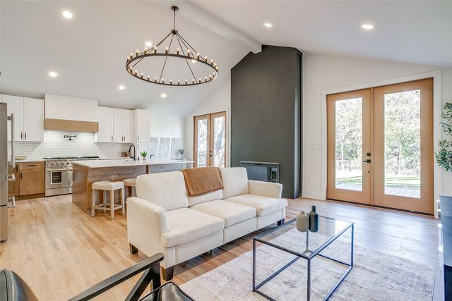 3532 W Biddison Street, Fort Worth, TX 76109