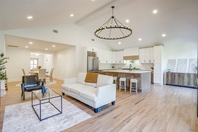 3532 W Biddison Street, Fort Worth, TX 76109