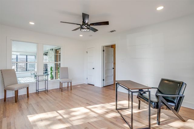 3532 W Biddison Street, Fort Worth, TX 76109