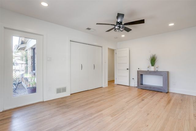 3532 W Biddison Street, Fort Worth, TX 76109