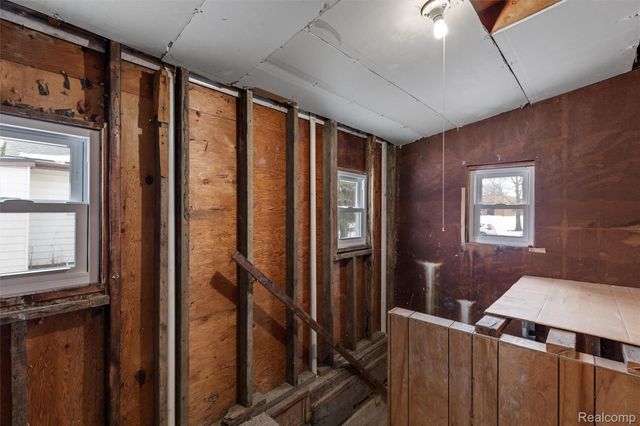 209 W Aldrich Street W, Capac Village, MI 48014