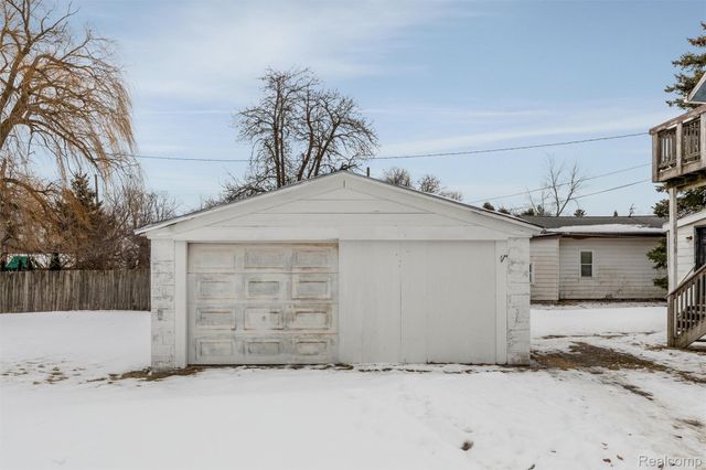 209 W Aldrich Street W, Capac Village, MI 48014