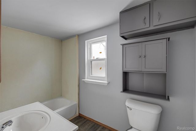 209 W Aldrich Street W, Capac Village, MI 48014