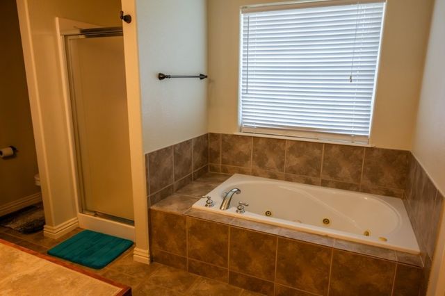 13662 Cloverdale Road, Rogers, AR 72756