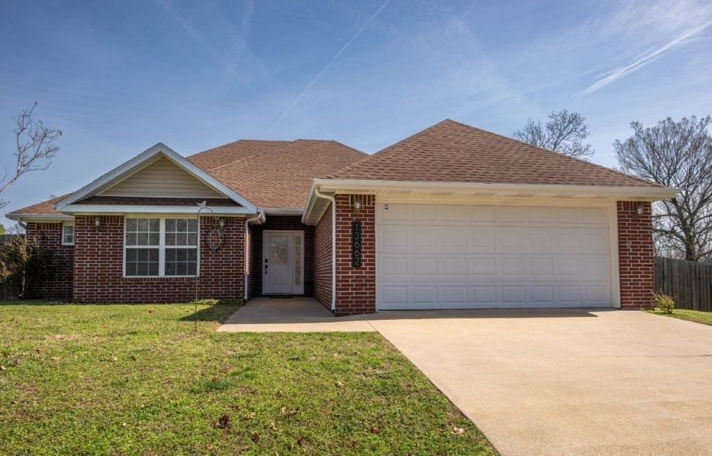 13662 Cloverdale Road, Rogers, AR 72756