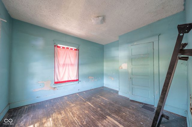 1019 S 15th Street, Terre Haute, IN 47807