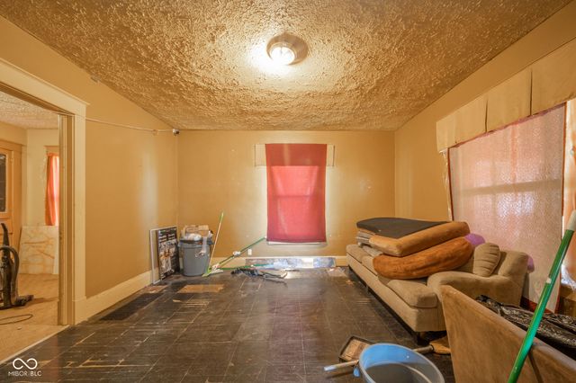 1019 S 15th Street, Terre Haute, IN 47807