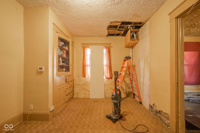 1019 S 15th Street, Terre Haute, IN 47807