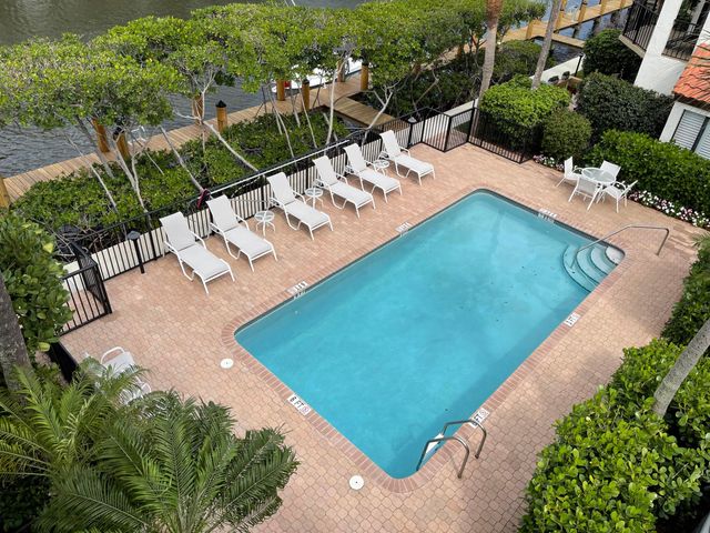 800 Andrews Avenue 14, Delray Beach, FL 33483