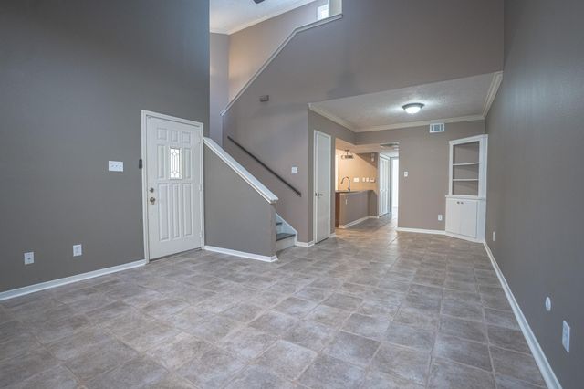 928 Memorial Village Drive 22, Houston, TX 77024