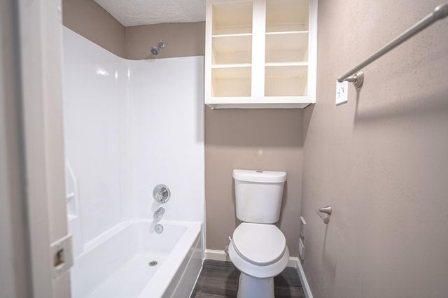 928 Memorial Village Drive 22, Houston, TX 77024