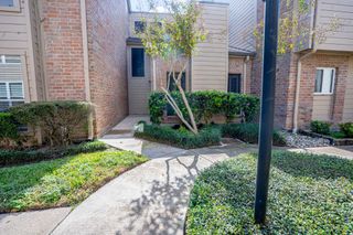 928 Memorial Village Drive 22, Houston, TX 77024