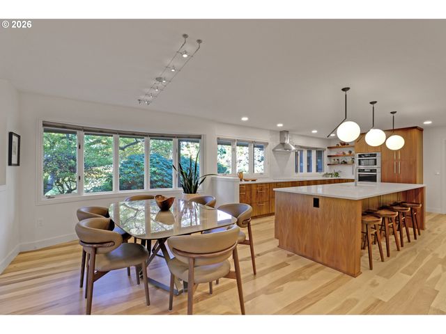 3646 Sw 50TH Ave, Portland, OR 97221