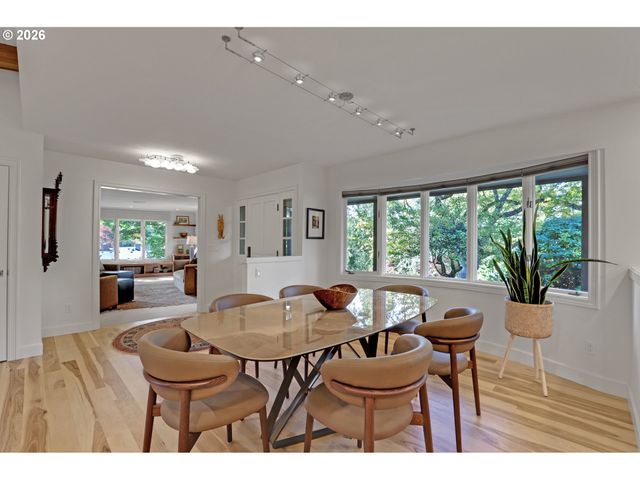 3646 Sw 50TH Ave, Portland, OR 97221