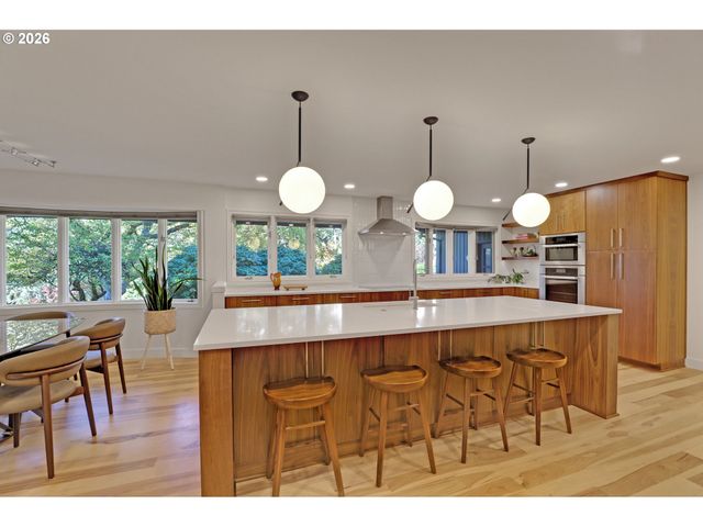 3646 Sw 50TH Ave, Portland, OR 97221