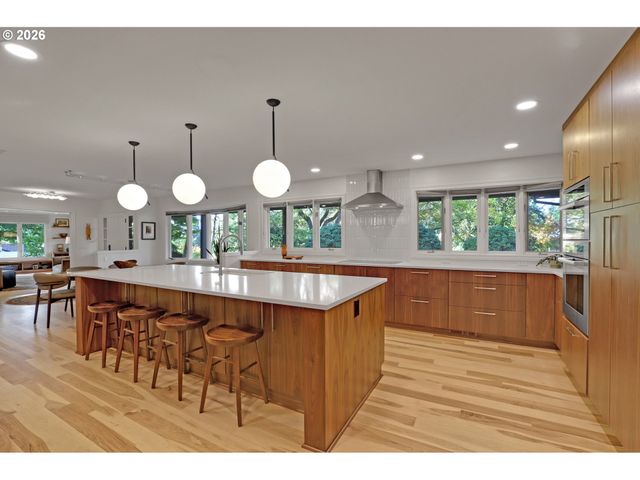 3646 Sw 50TH Ave, Portland, OR 97221