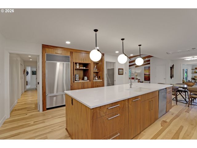 3646 Sw 50TH Ave, Portland, OR 97221