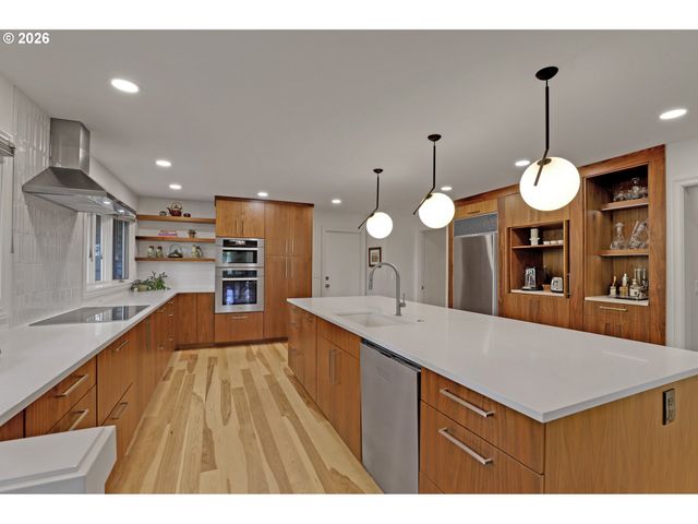 3646 Sw 50TH Ave, Portland, OR 97221