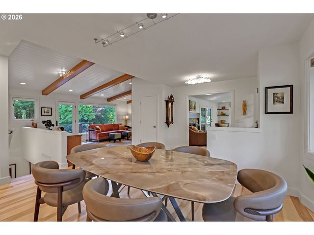 3646 Sw 50TH Ave, Portland, OR 97221