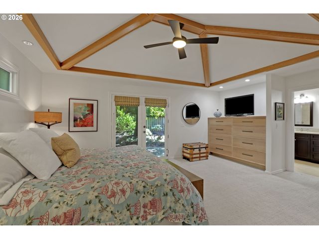 3646 Sw 50TH Ave, Portland, OR 97221