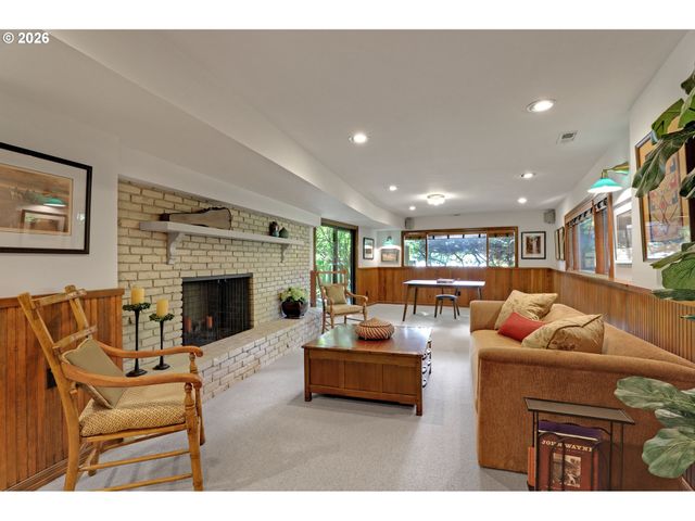 3646 Sw 50TH Ave, Portland, OR 97221