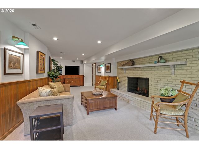 3646 Sw 50TH Ave, Portland, OR 97221