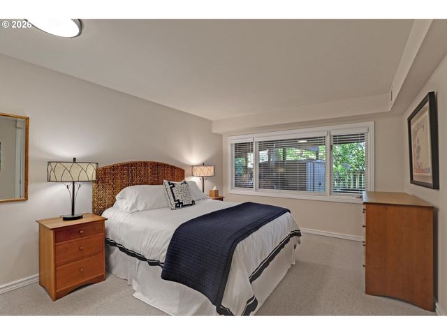 3646 Sw 50TH Ave, Portland, OR 97221