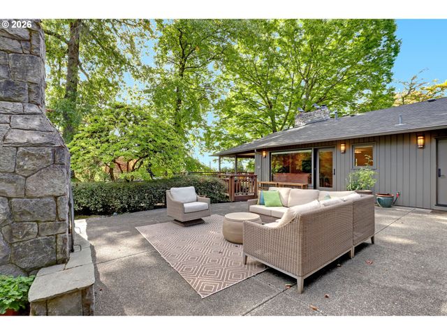 3646 Sw 50TH Ave, Portland, OR 97221