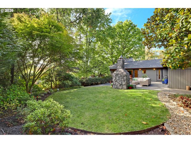 3646 Sw 50TH Ave, Portland, OR 97221