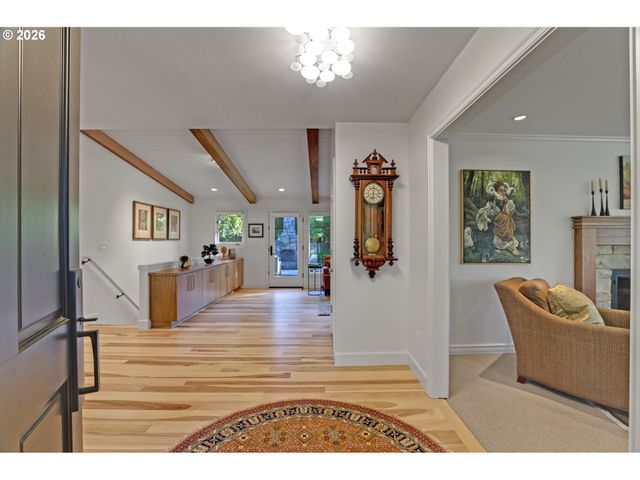 3646 Sw 50TH Ave, Portland, OR 97221