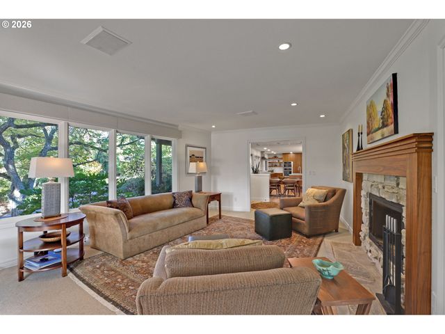 3646 Sw 50TH Ave, Portland, OR 97221