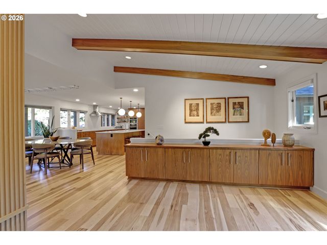 3646 Sw 50TH Ave, Portland, OR 97221