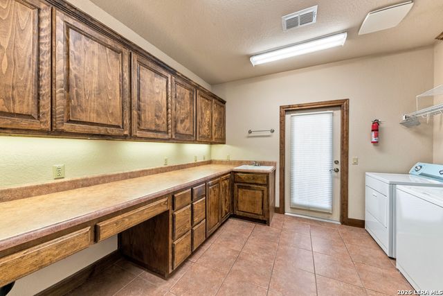 827 Highland Spgs, Canyon Lake, TX 78133