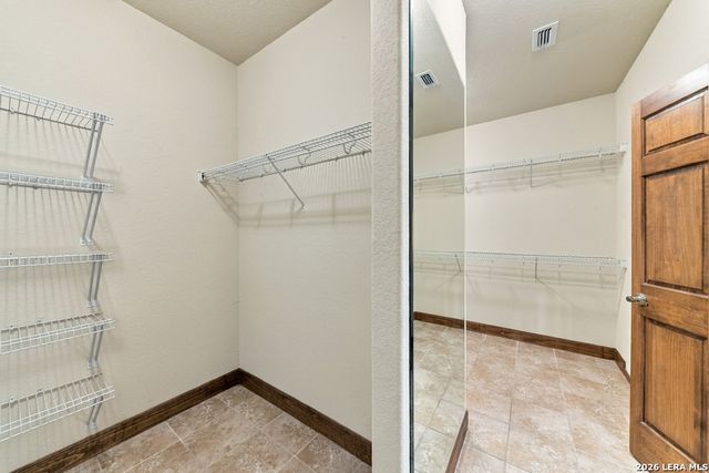 827 Highland Spgs, Canyon Lake, TX 78133