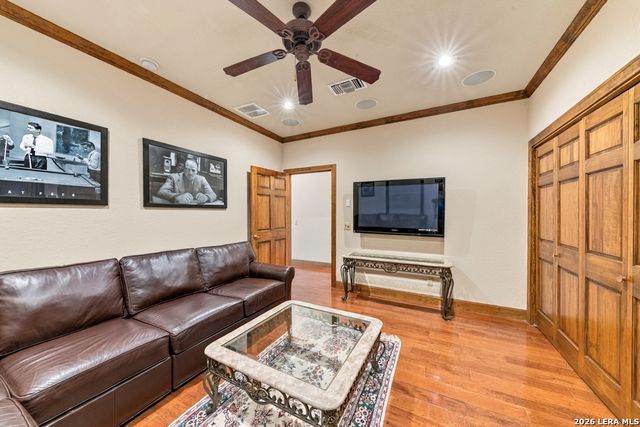 827 Highland Spgs, Canyon Lake, TX 78133