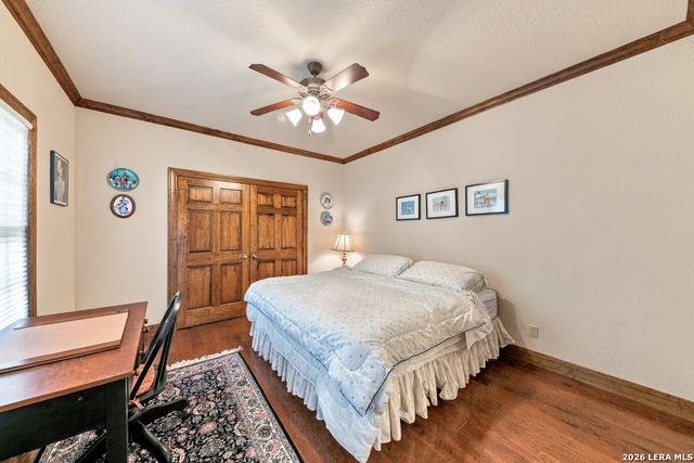 827 Highland Spgs, Canyon Lake, TX 78133