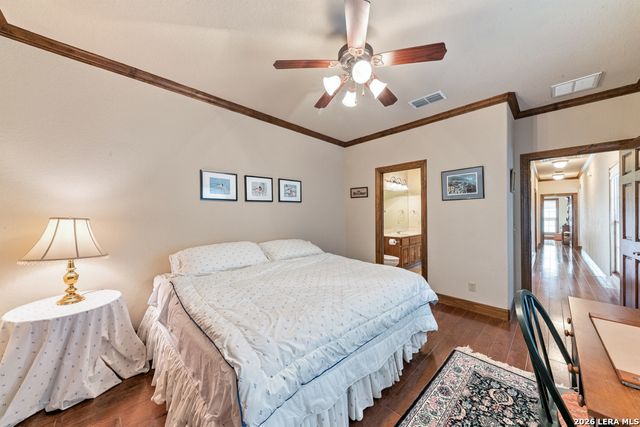 827 Highland Spgs, Canyon Lake, TX 78133