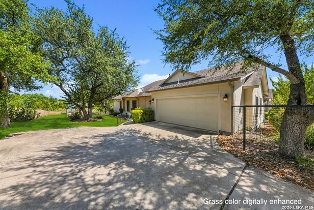 827 Highland Spgs, Canyon Lake, TX 78133