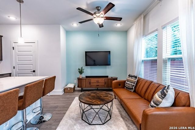 252 Cornell Ave Bldg 6, San Antonio, TX 78201