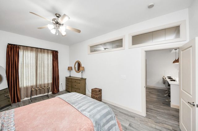 1900 Genesee Street 204, Houston, TX 77006
