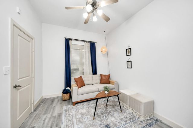1900 Genesee Street 204, Houston, TX 77006