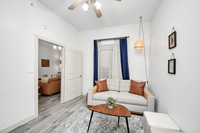 1900 Genesee Street 204, Houston, TX 77006