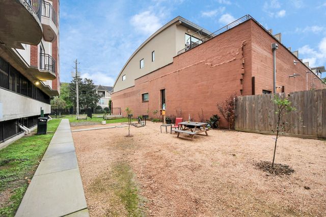 1900 Genesee Street 204, Houston, TX 77006