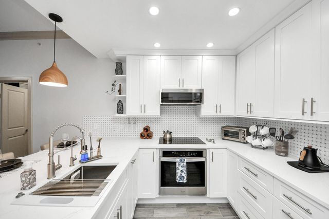 1900 Genesee Street 204, Houston, TX 77006