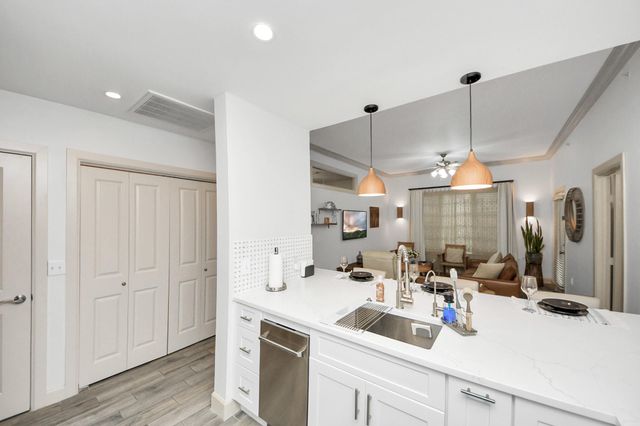 1900 Genesee Street 204, Houston, TX 77006